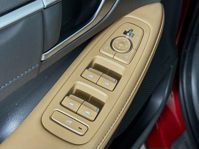 2025 Hyundai Sonata Hybrid - Photo 18