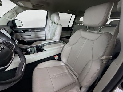 2022 Jeep Wagoneer - Photo 23