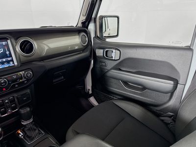 2023 Jeep Gladiator - Photo 23