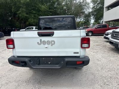 2023 Jeep Gladiator - Photo 40