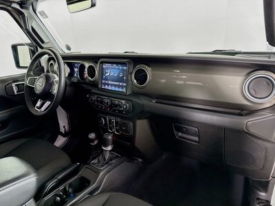 2023 Jeep Gladiator - Photo 31
