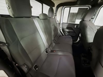 2023 Jeep Gladiator - Photo 29