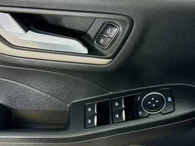 2022 Ford Escape - Photo 17