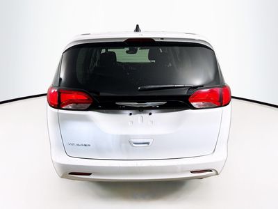 2023 Chrysler Voyager - Photo 28