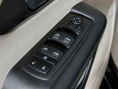 2023 Chrysler Pacifica - Photo 17
