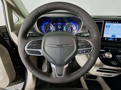 2023 Chrysler Pacifica - Photo 9