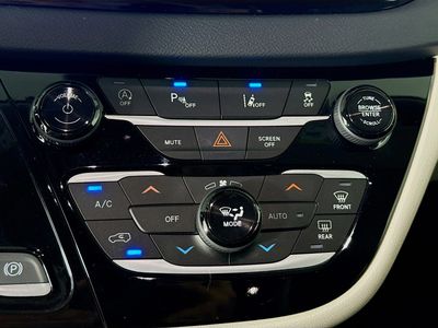 2023 Chrysler Pacifica - Photo 14