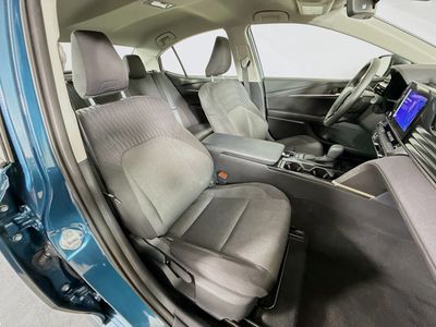 2025 Toyota Camry - Photo 30