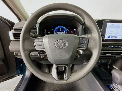 2025 Toyota Camry - Photo 9