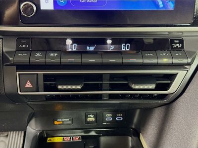 2025 Toyota Camry - Photo 14
