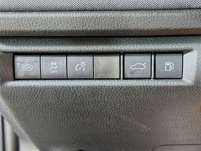 2025 Toyota Camry - Photo 8