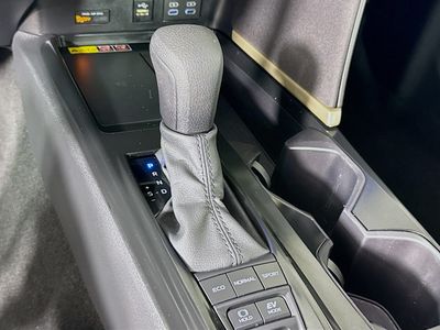 2025 Toyota Camry - Photo 16