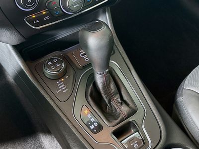 2019 Jeep Cherokee - Photo 17