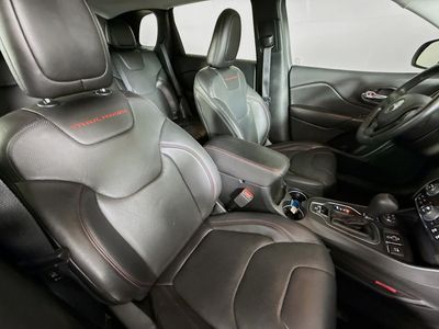 2019 Jeep Cherokee - Photo 32