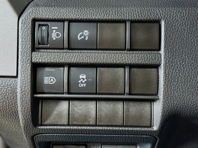 2025 Toyota Tacoma - Photo 8