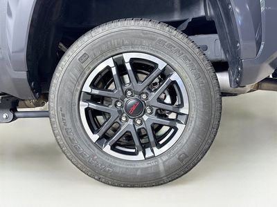 2025 Toyota Tacoma - Photo 33