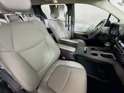 2025 Toyota Sienna - Photo 35