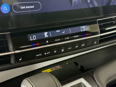 2025 Toyota Sienna - Photo 16