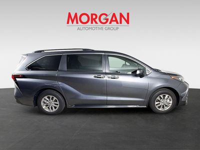 2025 Toyota Sienna - Photo 2