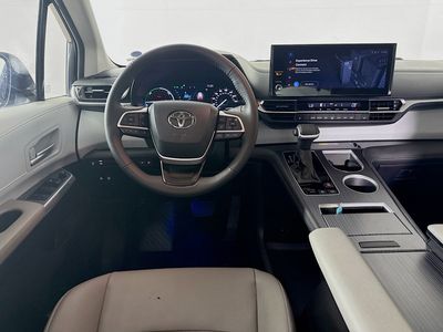 2025 Toyota Sienna - Photo 25