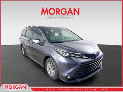 2025 Toyota Sienna - Photo 1