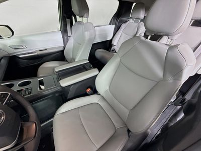 2025 Toyota Sienna - Photo 23