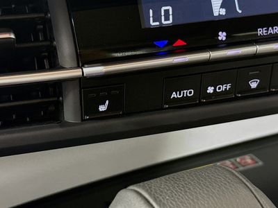 2025 Toyota Sienna - Photo 22