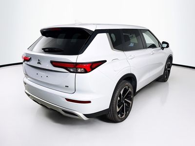 2024 Mitsubishi Outlander - Photo 29