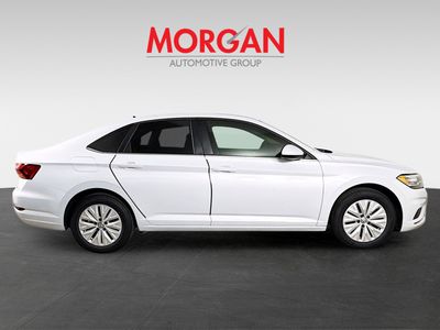 2019 Volkswagen Jetta - Photo 2
