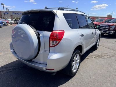 2006 Toyota RAV4 — rear three-quarter view