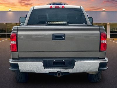 2015 GMC Sierra 1500 — interior view