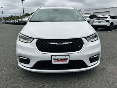 2023 Chrysler Pacifica — side profile view