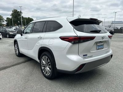 2022 Toyota Highlander — interior view