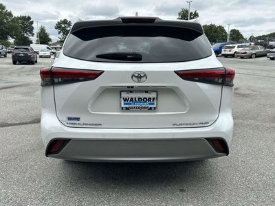 2022 Toyota Highlander — detail view