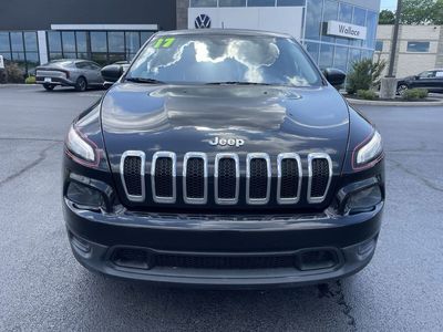 2017 Jeep Cherokee — side profile view
