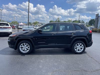2017 Jeep Cherokee — rear three-quarter view