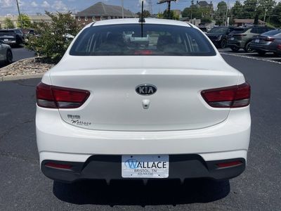 2020 Kia Rio — detail view