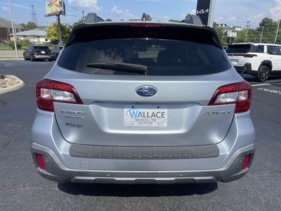 2019 Subaru Outback — detail view