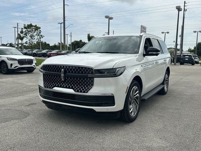 2026 Lincoln Navigator — side profile view