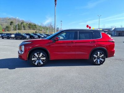 2026 Mitsubishi Outlander — side profile view