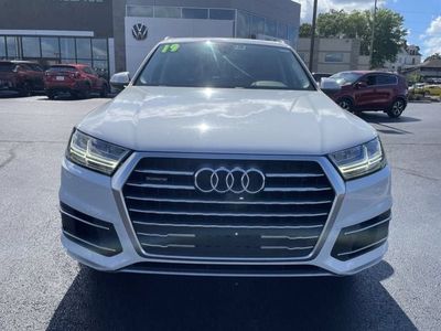 2019 Audi Q7 — side profile view