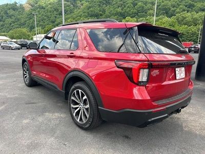 2025 Ford Explorer — detail view