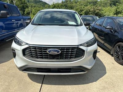 2025 Ford Escape — detail view
