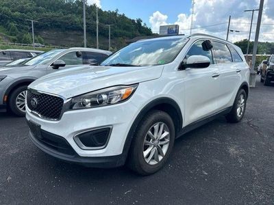 2016 Kia Sorento — rear three-quarter view