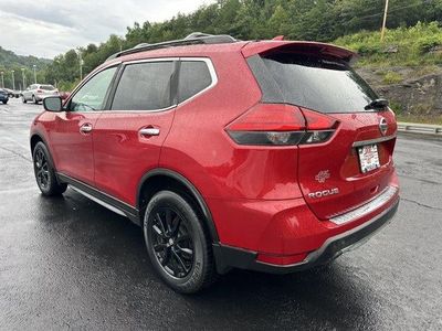 2017 Nissan Rogue — detail view