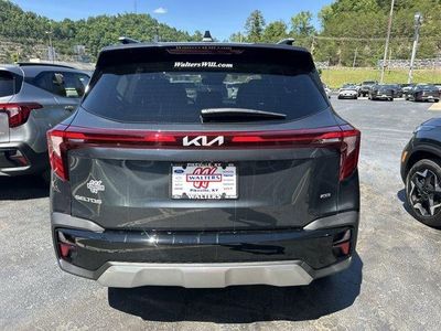 2026 Kia Seltos — rear three-quarter view