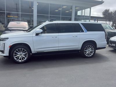 2022 Cadillac Escalade ESV — interior view