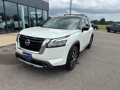 2024 Nissan Pathfinder — rear three-quarter view