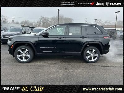 2026 Jeep Grand Cherokee — side profile view