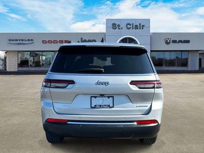 2023 Jeep Grand Cherokee L — interior view